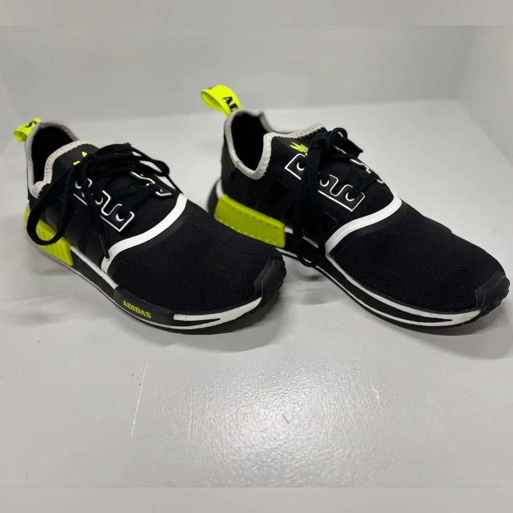 Adidas NMD_R1 Black and Lime Athletic Shoes men’s size 8.5 - Picture 2 of 10
